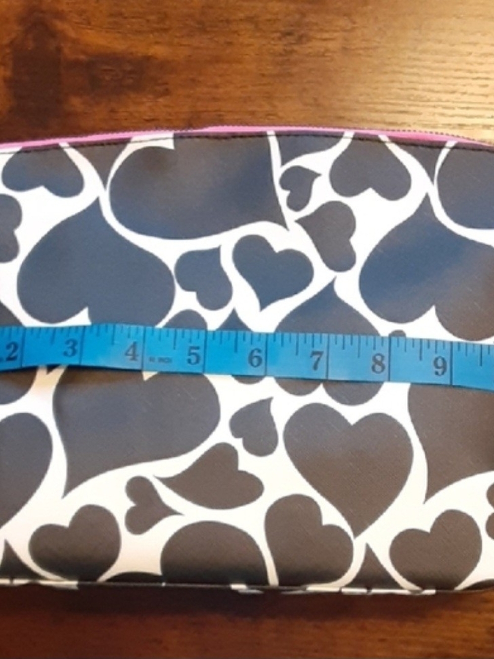 French Bull Heart-Print Black & White Cosmetic Pouch 11x8x2 New With Tags - Picture 9 of 11